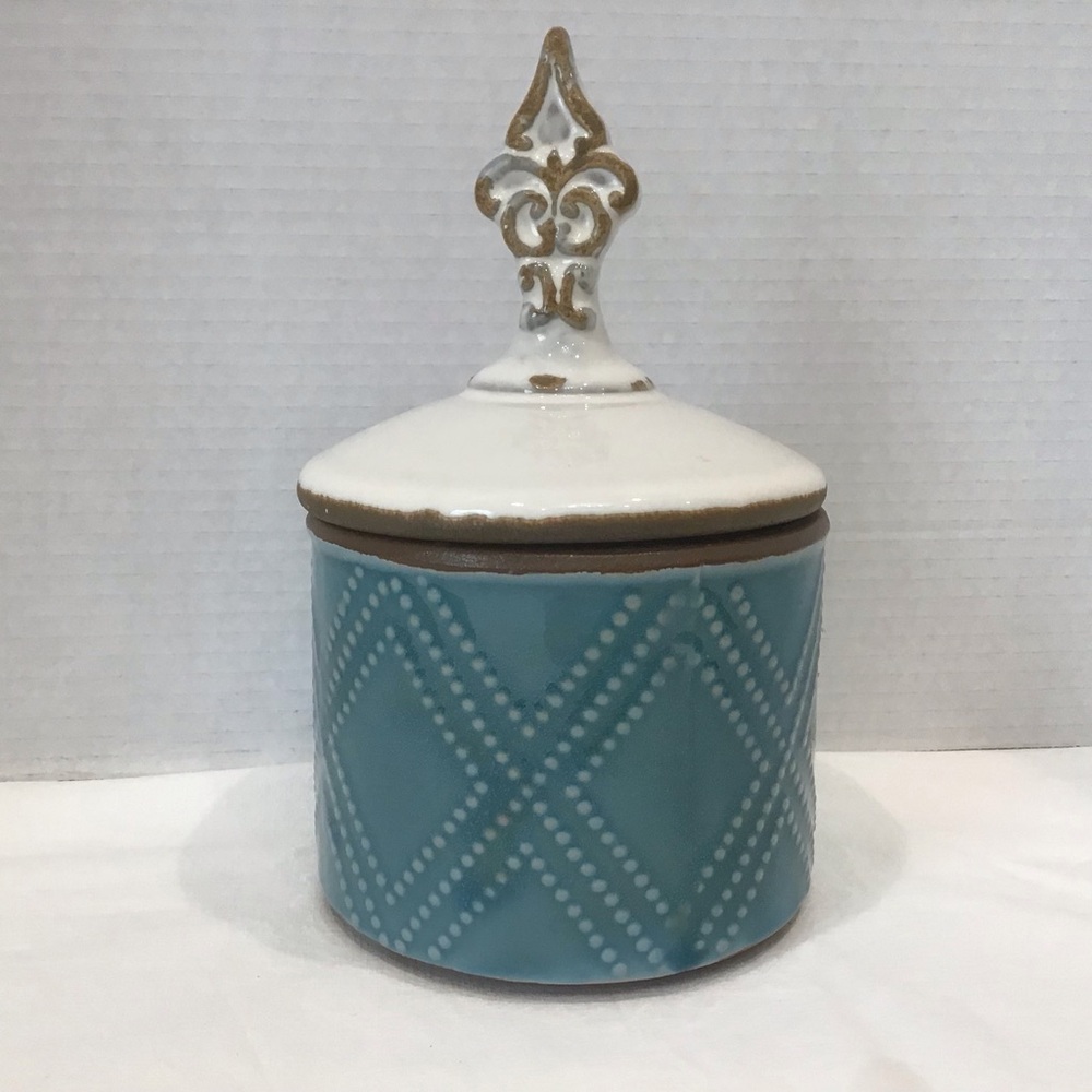 Blue Ceramic Lidded Dish – Decorative Storage – $15 💙
